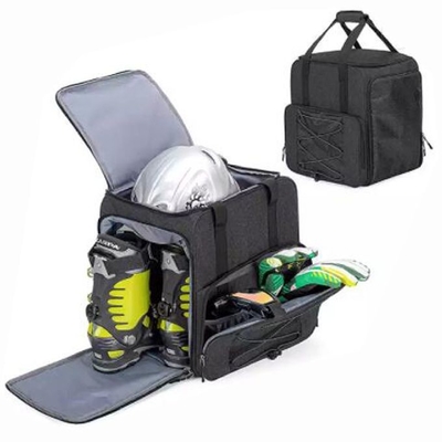 Спорт перемещения на открытом воздухе кладут водоустойчивую сумку в мешки ботинка лыжи и сноуборда